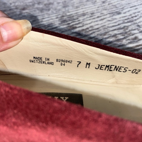 Bally Womens Pumps Burgundy Suede Square Toe Gold Accent Bow Size 7 - Picture 4 of 7